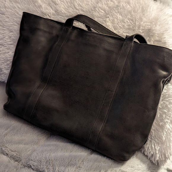 Latico Leathers "Chester" Laptop Bag in Charcoal - Picture 2 of 6
